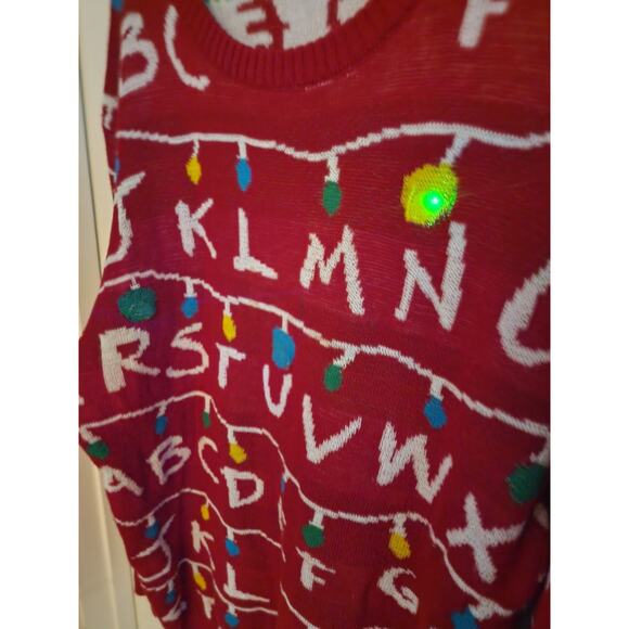 Stranger Things Light Up Ugly Christmas Sweater Sweatshirt Abc Netflix Men’s XL - Picture 3 of 6